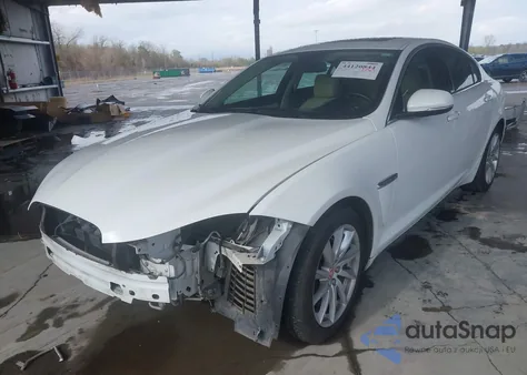 2015 Jaguar Xf 2.0T Premium z USA, uszkodzony, nr VIN SAJWA0FS4FPU43267